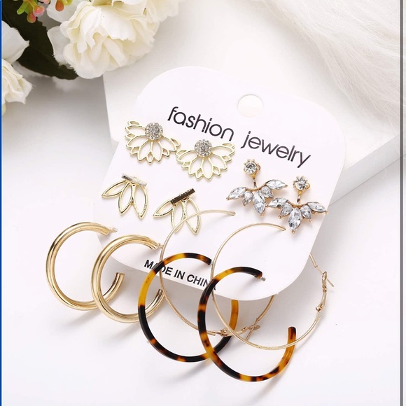 Earrings Bundle <<36 pairs>> - Picture 3 of 4